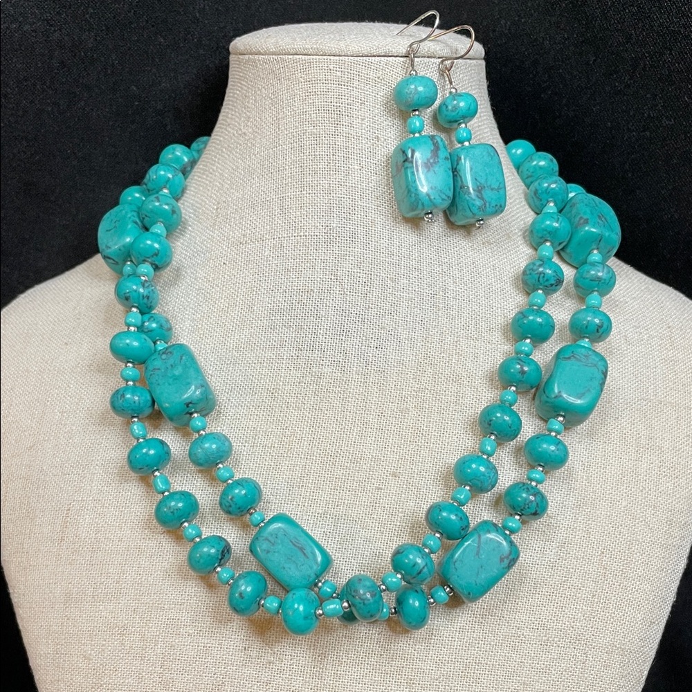 Premier Designs “Cabo” Beaded Necklace and Earring Set, mint condition!